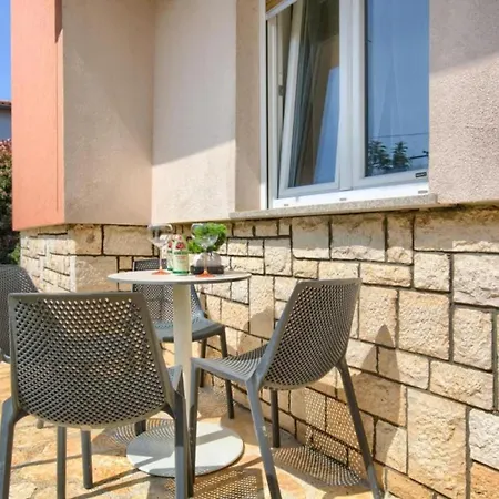 Two Bedroom With Terrace A2 Apartment Pula